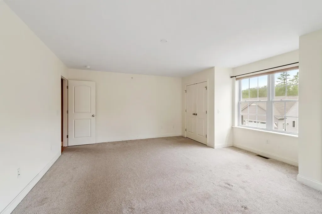 4 Guernsey Drive Atkinson NH 03811