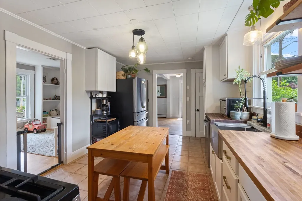 14 Harvard Street Exeter NH 03833