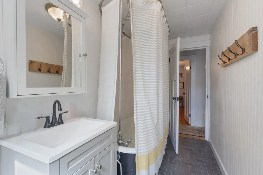 14 Harvard Street Exeter NH 03833