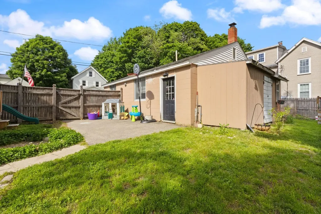14 Harvard Street Exeter NH 03833