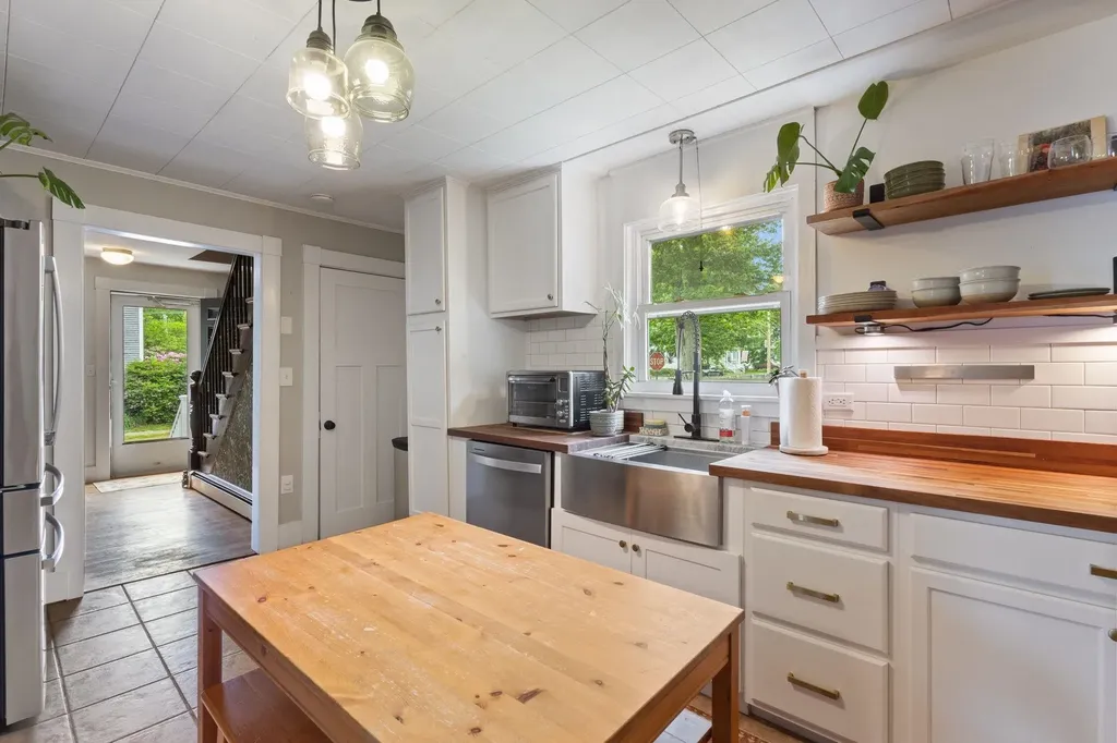 14 Harvard Street Exeter NH 03833