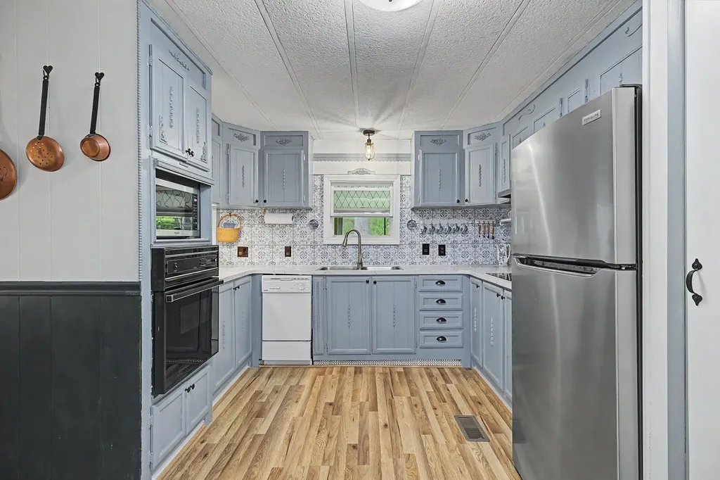 143 Robin Hood Drive Exeter NH 03833