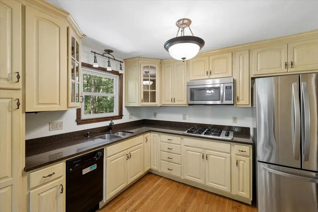 3 Ermer Road Derry NH 03038