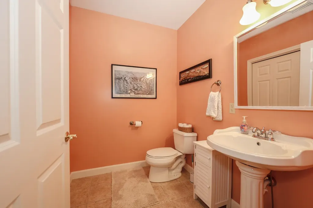 3 Abbey Lane Meredith NH 03253
