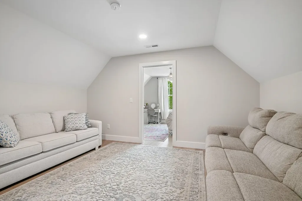 109 Harvard Avenue Auburn NH 03032