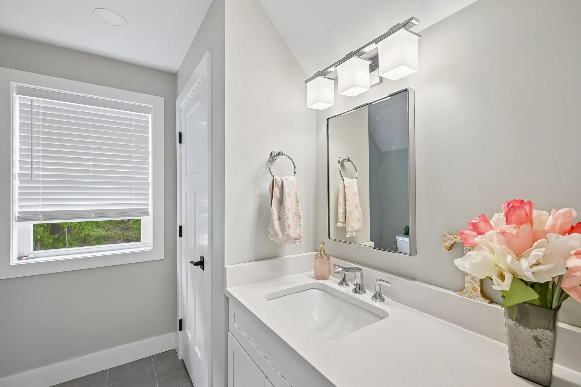 109 Harvard Avenue Auburn NH 03032