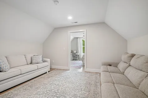 109 Harvard Avenue Auburn NH 03032