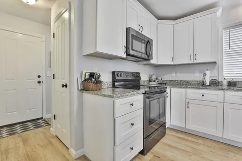 413 Reed Street Manchester NH 03102