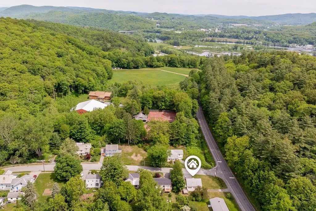 6 Sycamore Street Brattleboro VT 05301