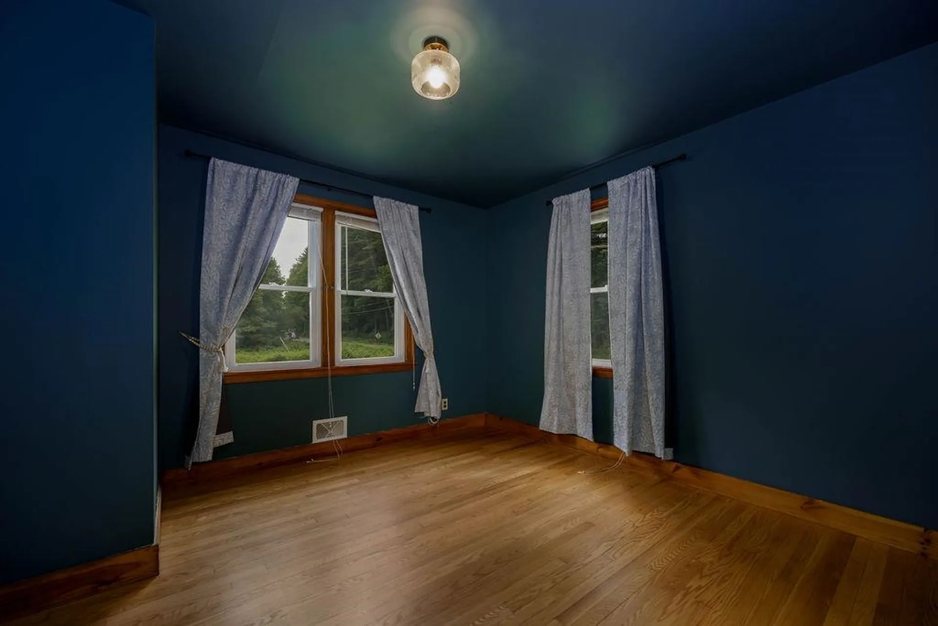 6 Sycamore Street Brattleboro VT 05301