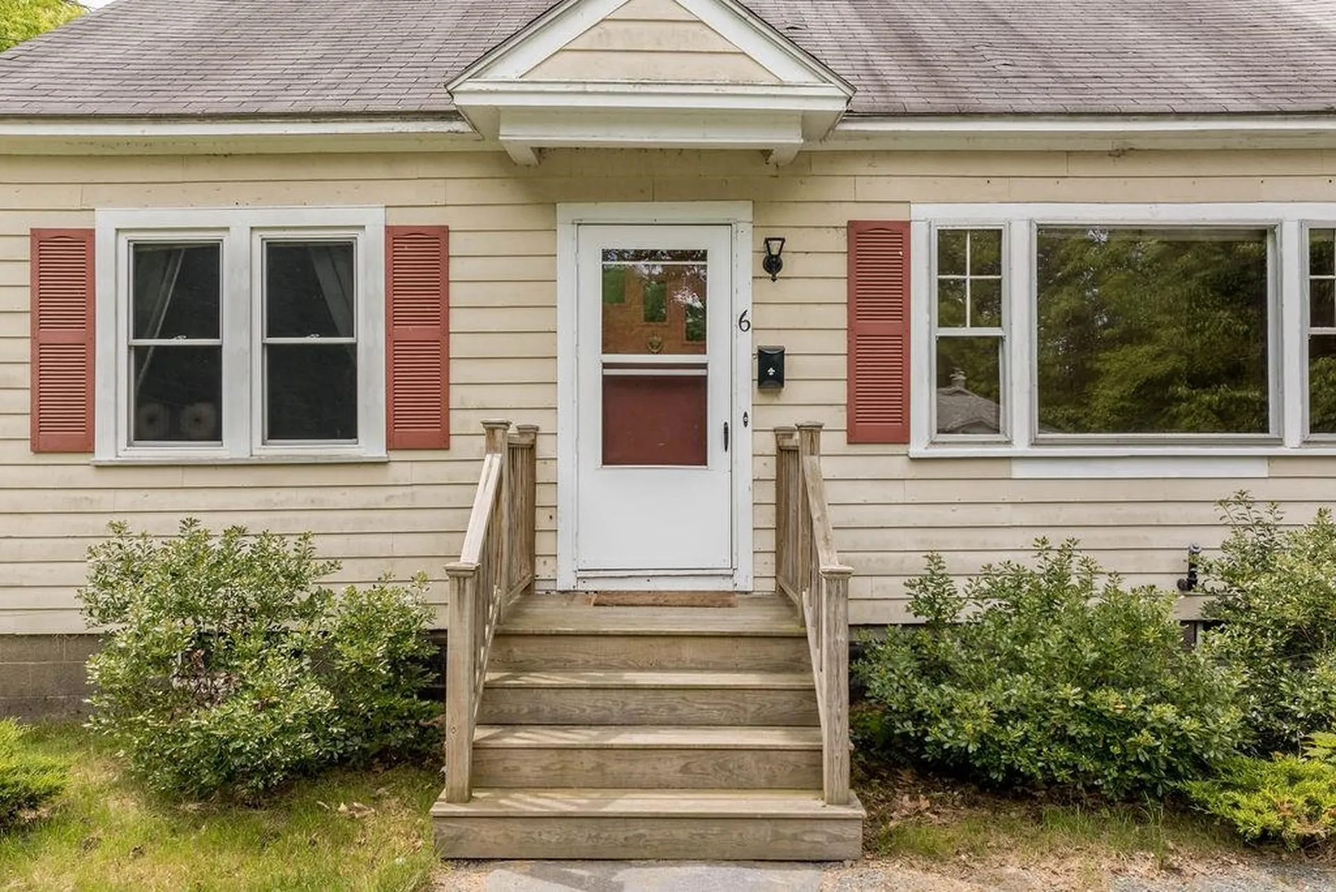 6 Sycamore Street Brattleboro VT 05301