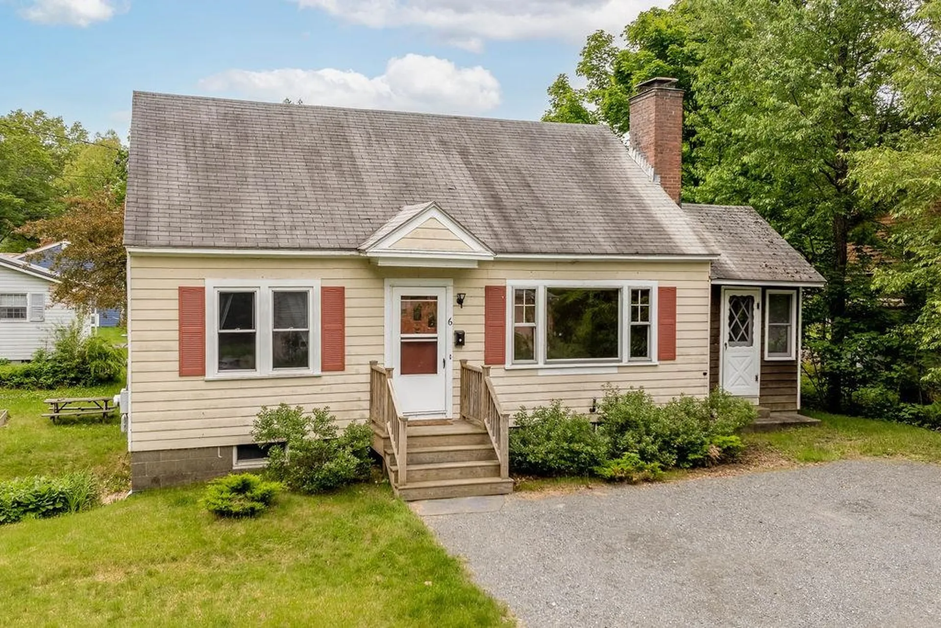 6 Sycamore Street Brattleboro VT 05301