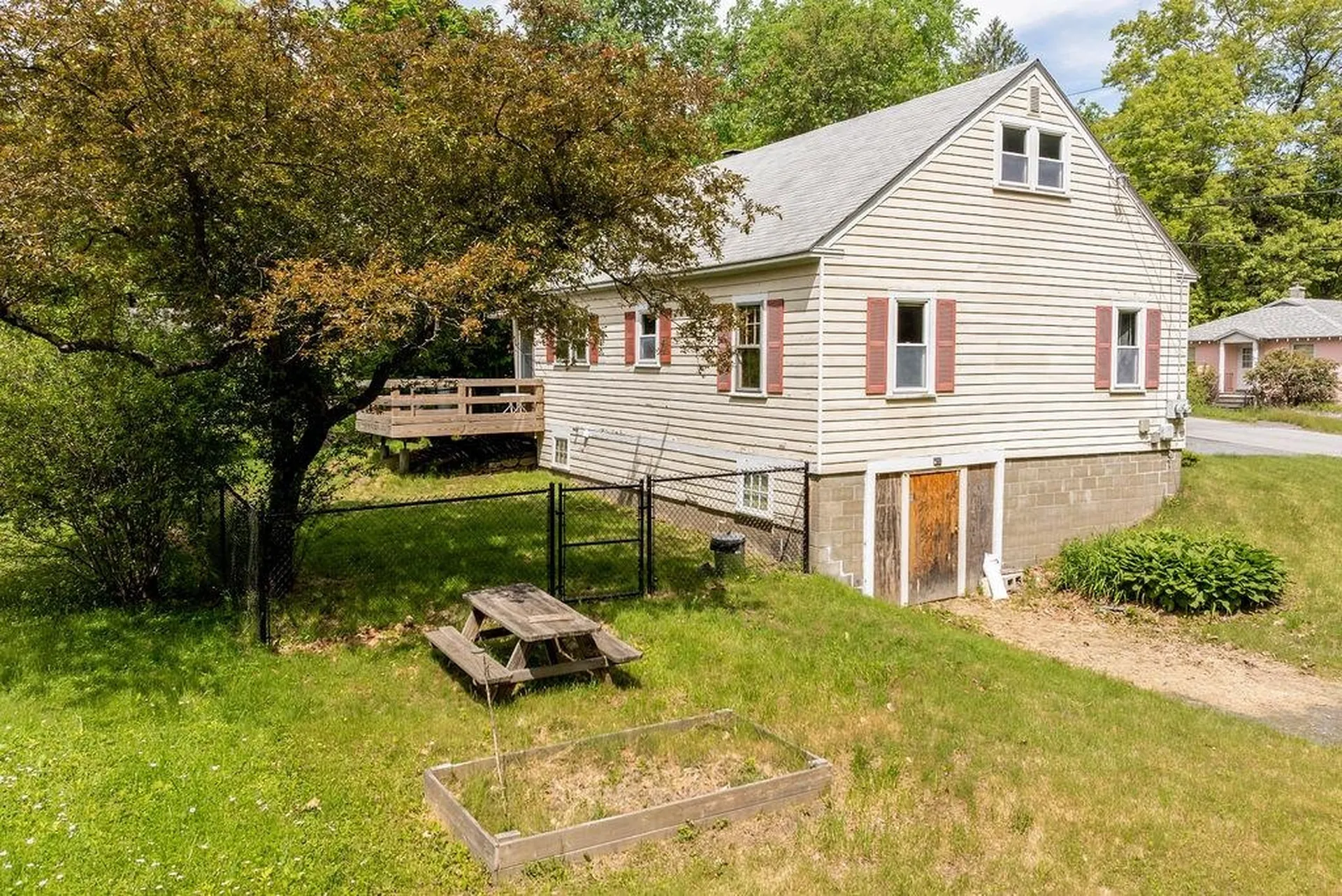 6 Sycamore Street Brattleboro VT 05301