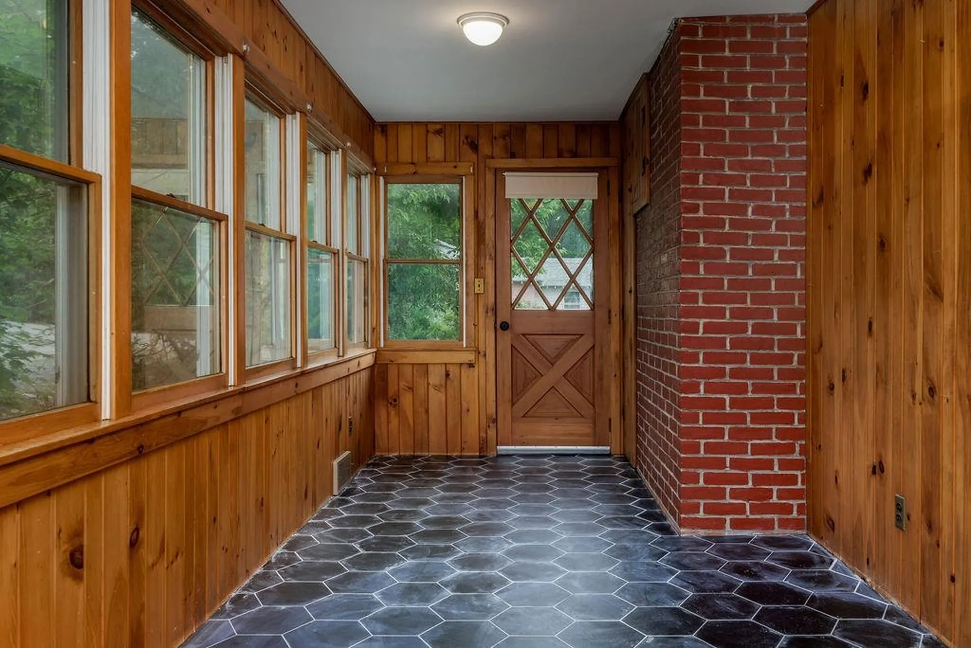6 Sycamore Street Brattleboro VT 05301