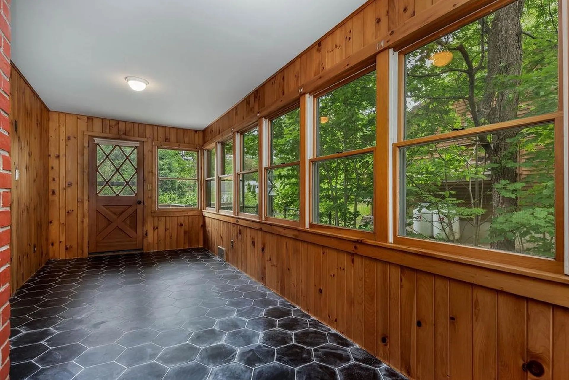 6 Sycamore Street Brattleboro VT 05301