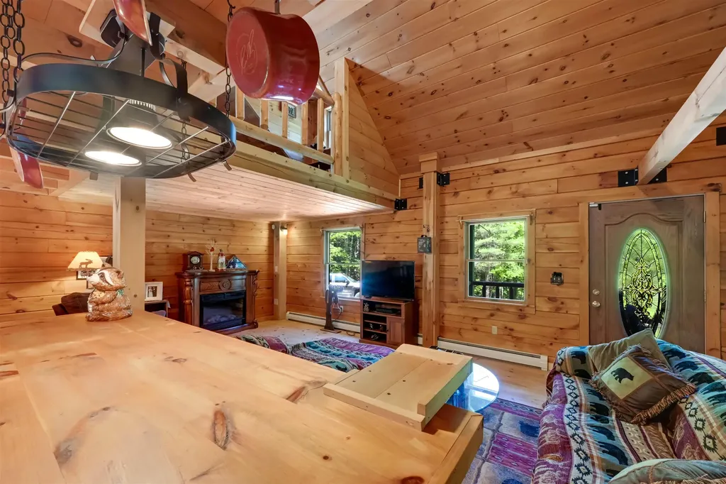 18 Chamberlin Hill Richmond VT 05477