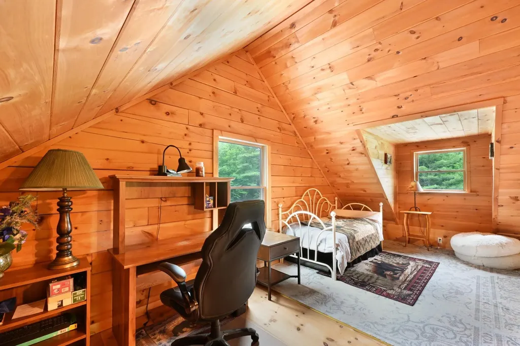 18 Chamberlin Hill Richmond VT 05477