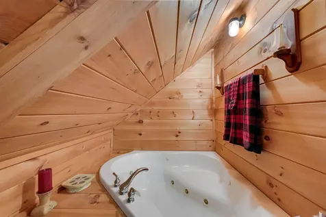 18 Chamberlin Hill Richmond VT 05477