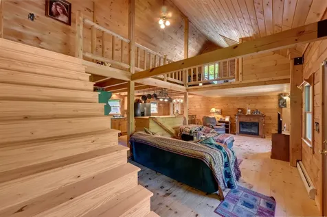 18 Chamberlin Hill Richmond VT 05477