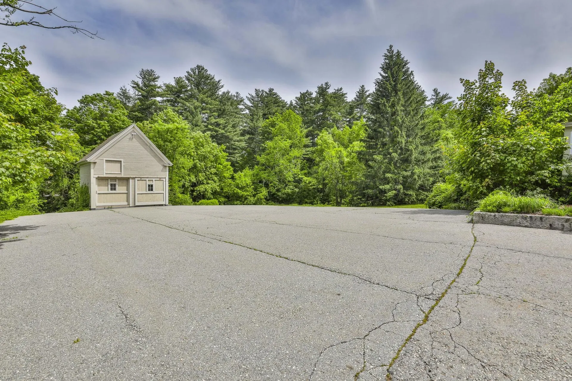 108 Ponemah Road Amherst NH 03031
