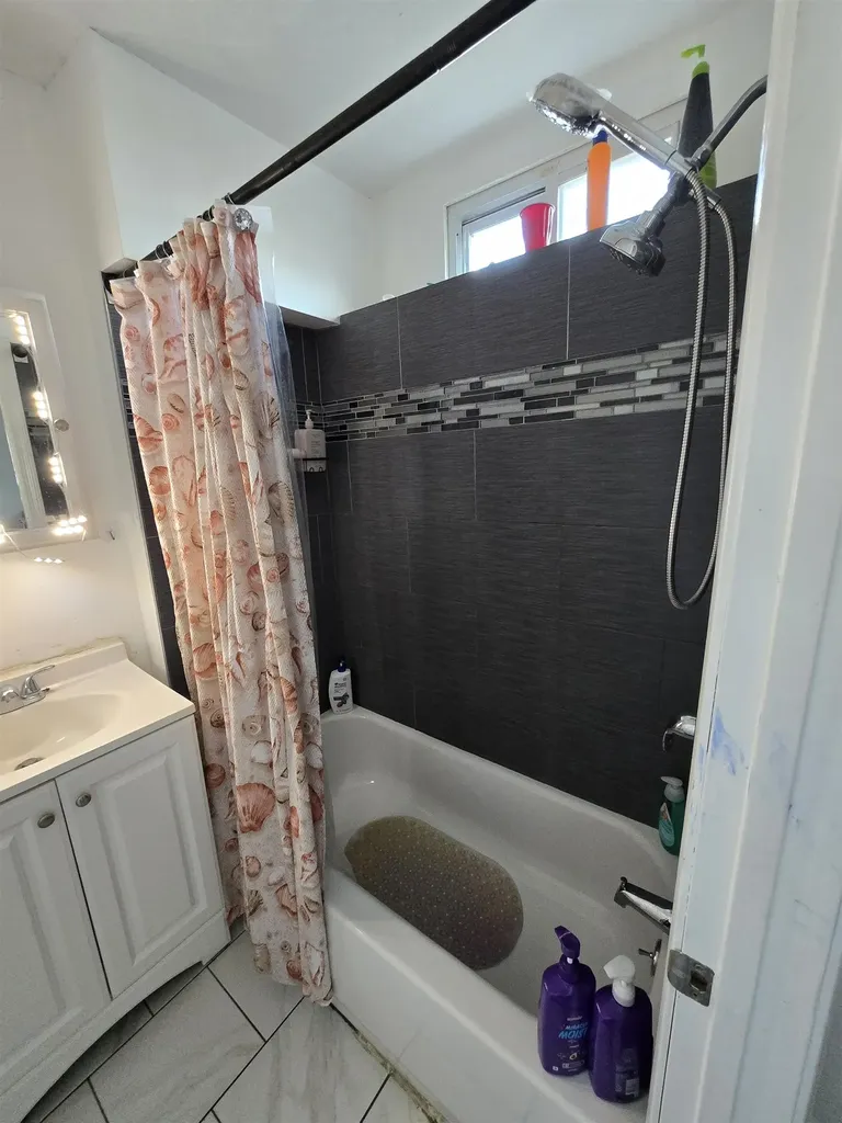 28-28A Ash Street Nashua NH 03060
