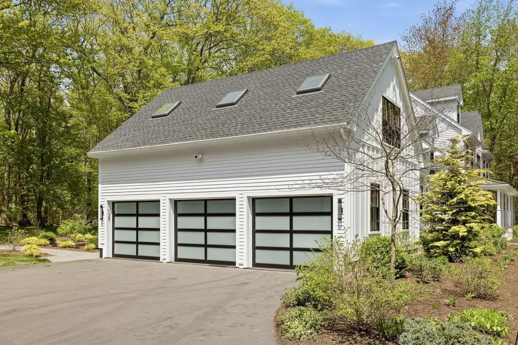 13 Rockrimmon Road North Hampton NH 03862