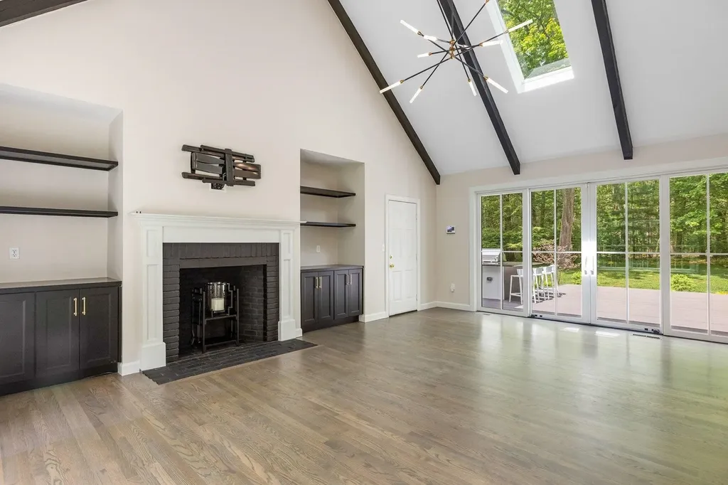 13 Rockrimmon Road North Hampton NH 03862