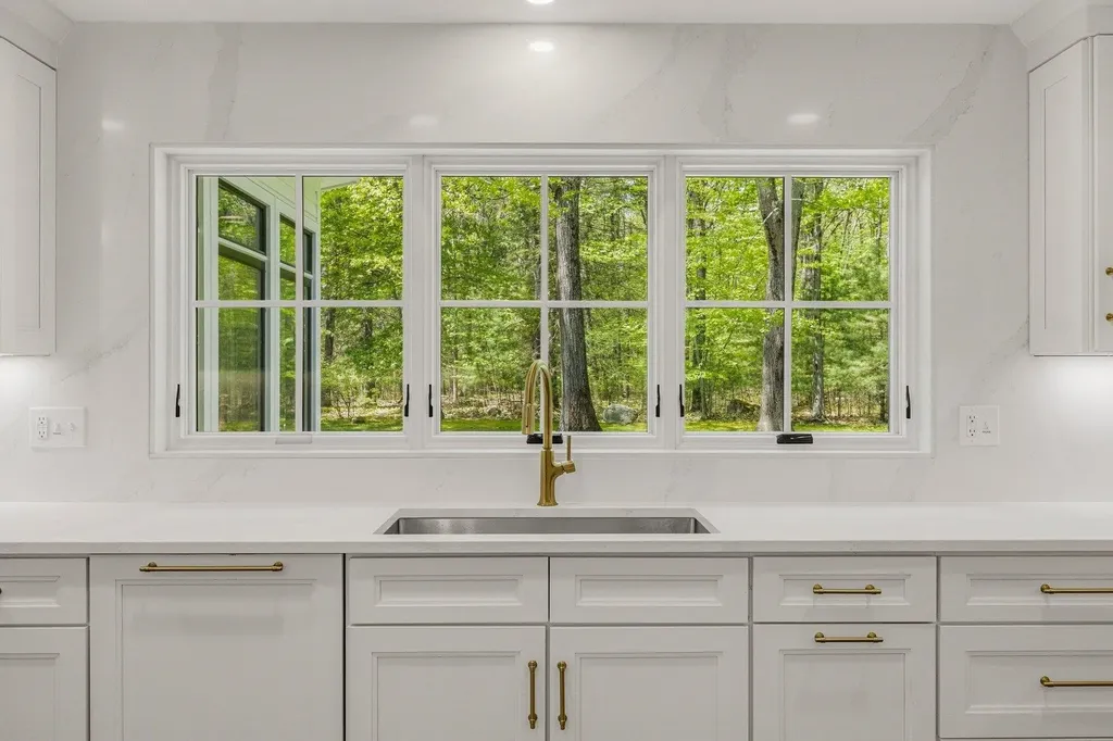 13 Rockrimmon Road North Hampton NH 03862