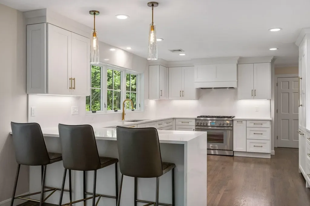 13 Rockrimmon Road North Hampton NH 03862
