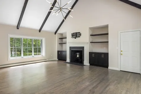 13 Rockrimmon Road North Hampton NH 03862