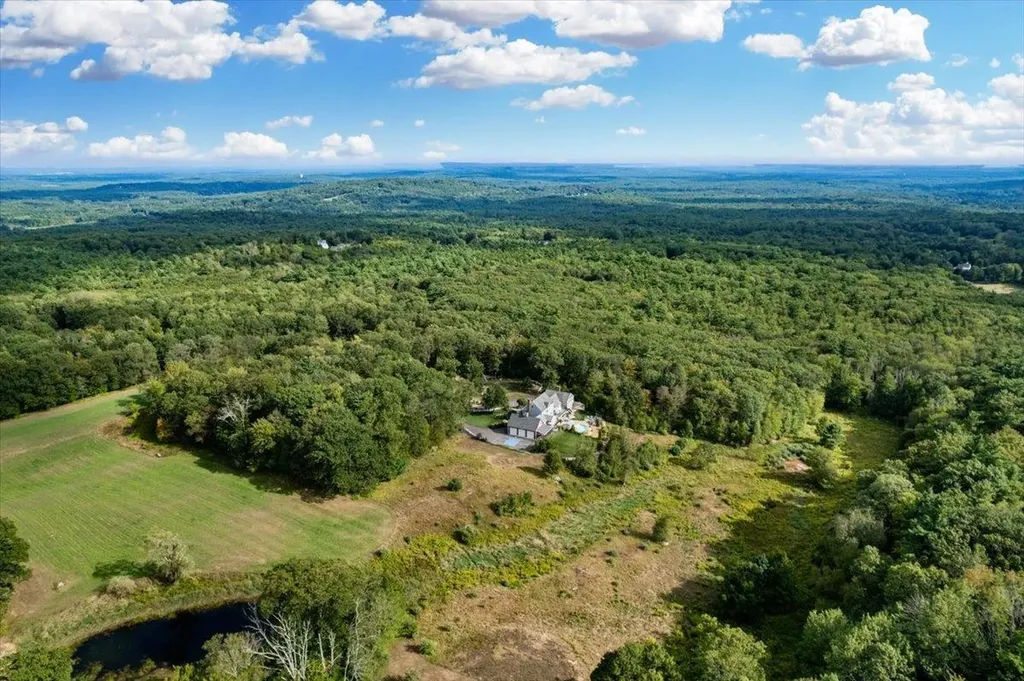 140 Mack Hill Road Amherst NH 03031