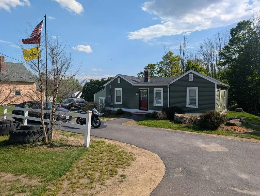 381 1st Nh Turnpike Northwood NH 03261