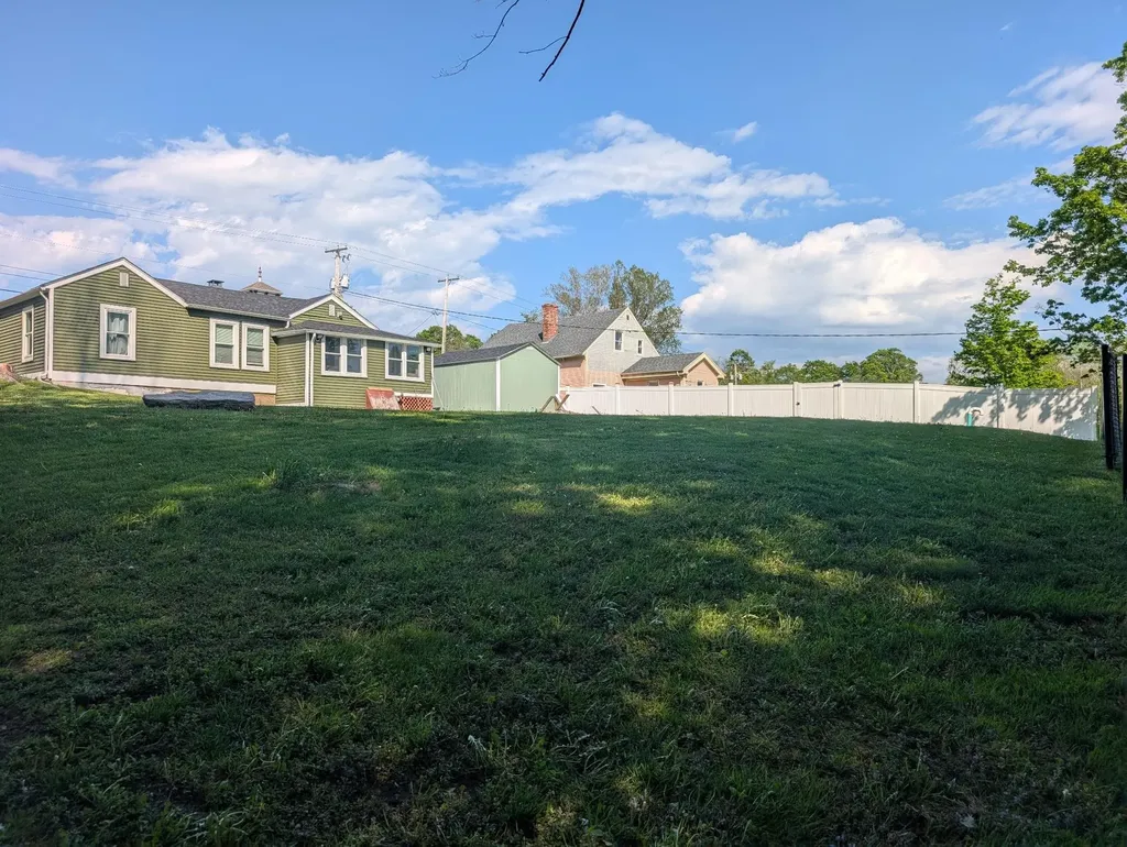 381 1st Nh Turnpike Northwood NH 03261