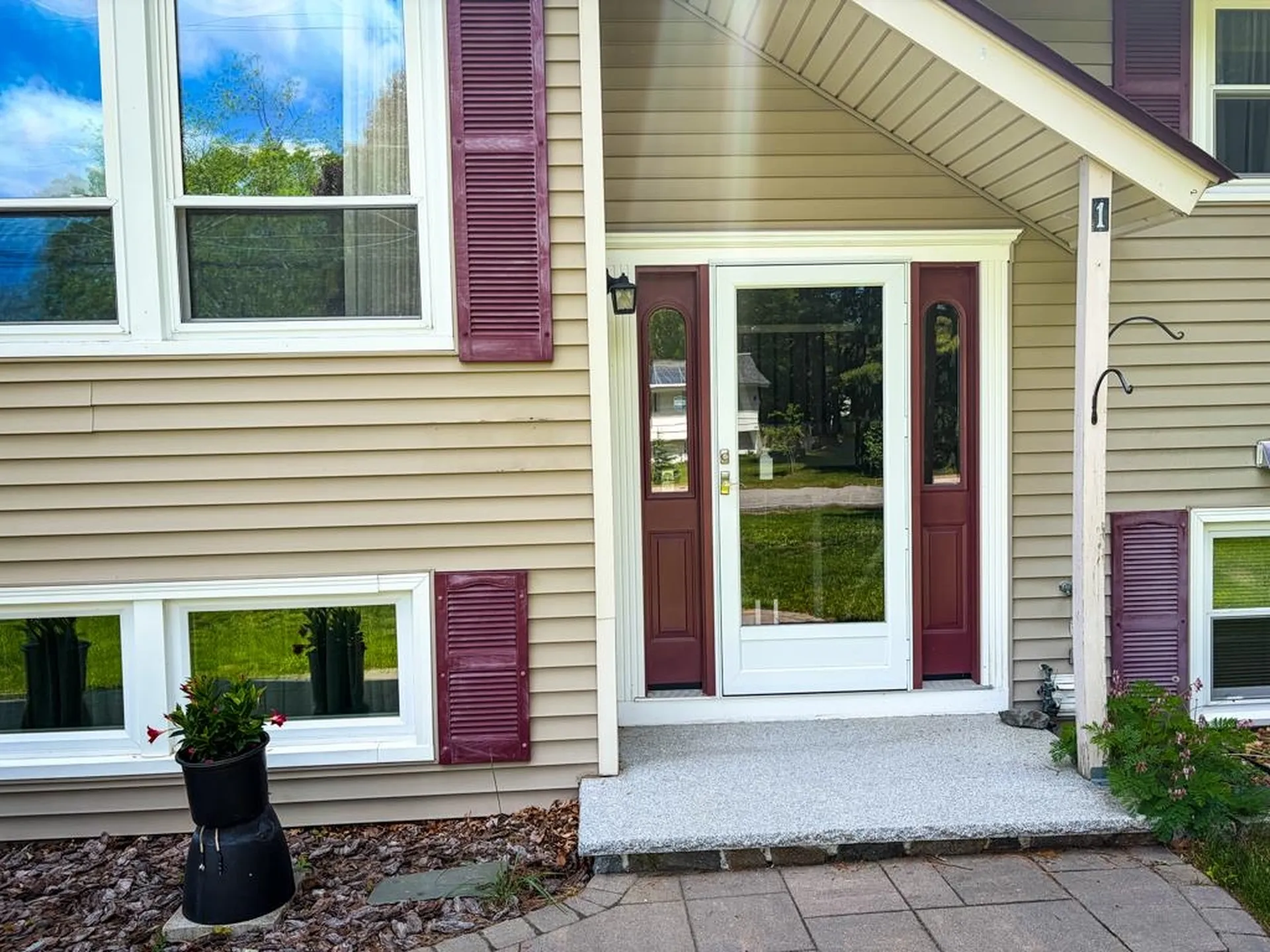 1 Pine Tree Lane Merrimack NH 03054