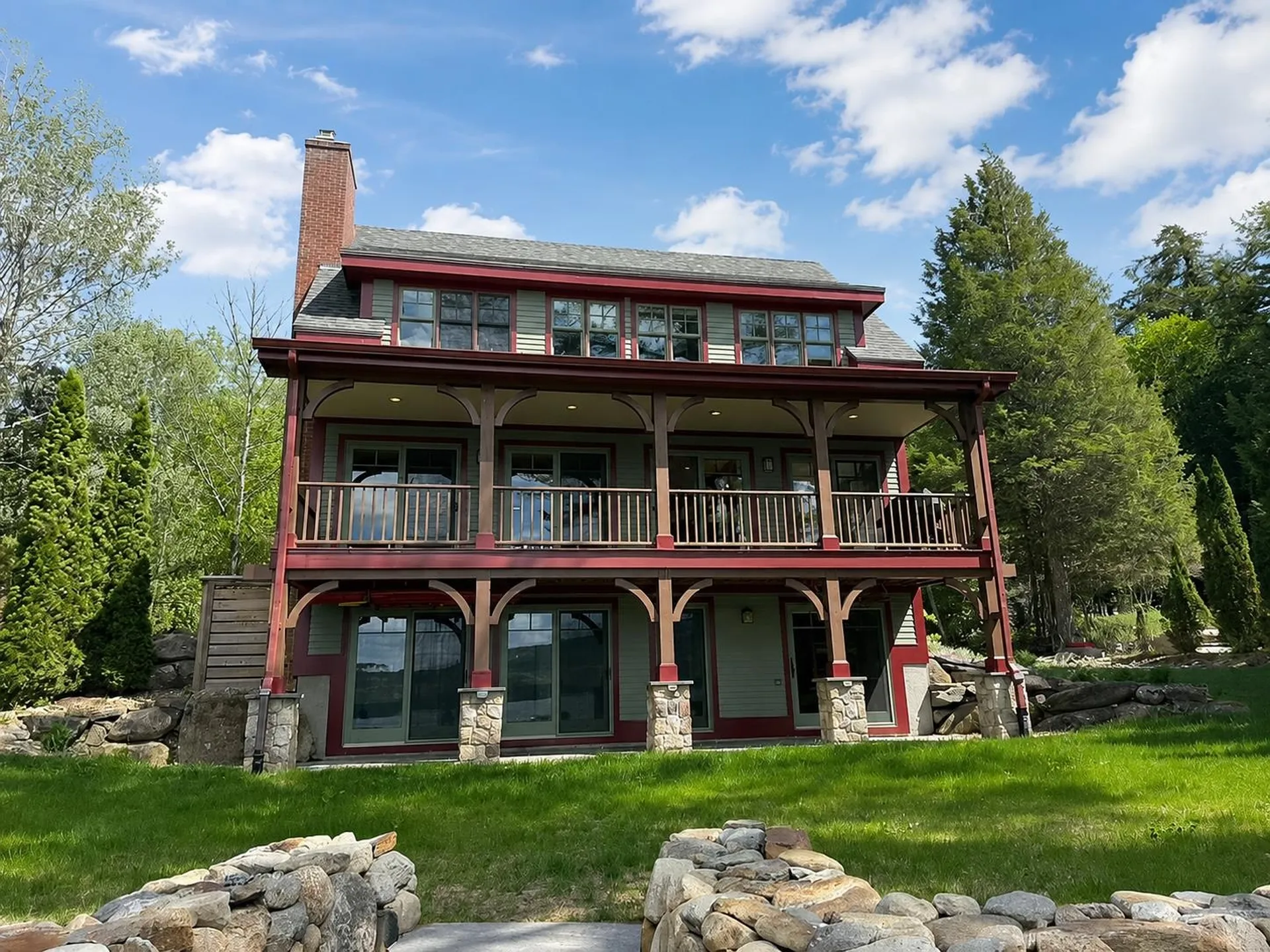 Bridgewater NH, 275 Shore Drive North
