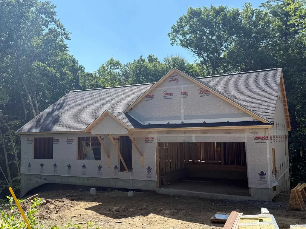 12 Jewell Lane Derry NH 03038
