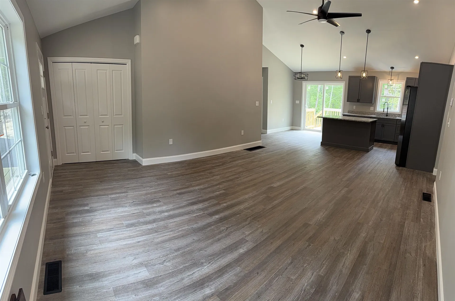 12 Jewell Lane Derry NH 03038