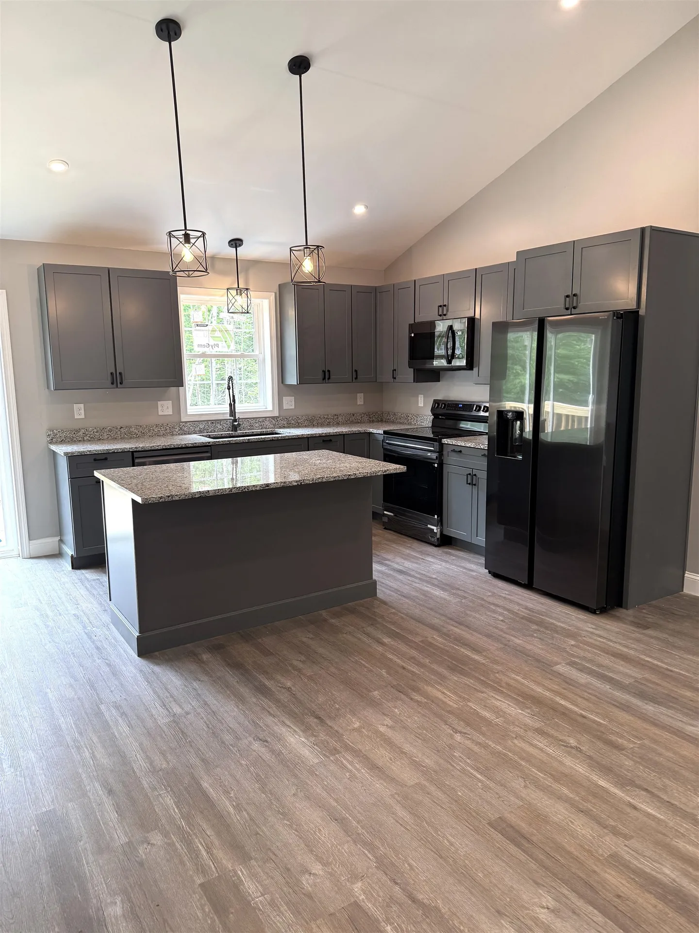 12 Jewell Lane Derry NH 03038