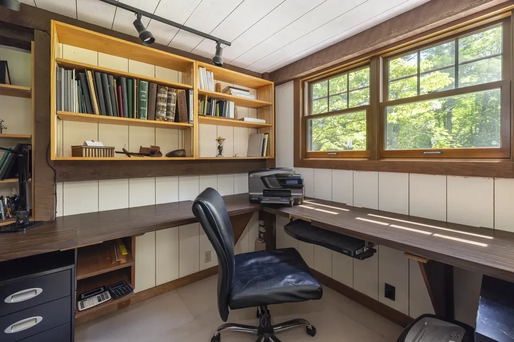 1526 South Road Hopkinton NH 03229