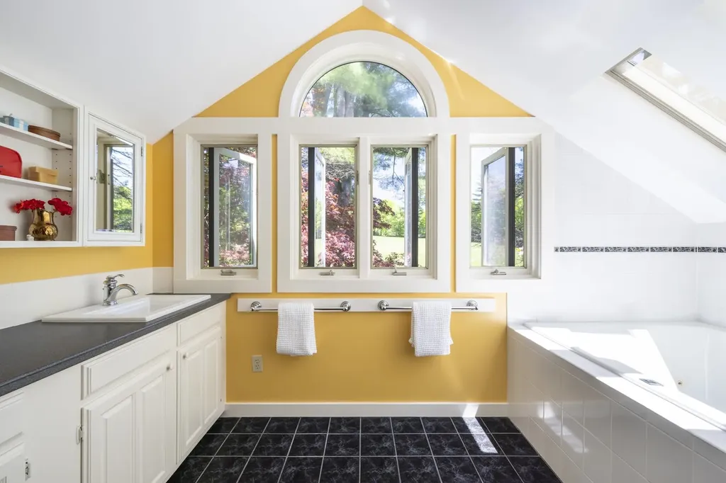 1526 South Road Hopkinton NH 03229