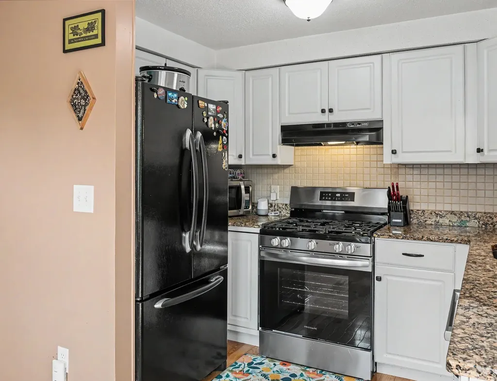 6 Killian Drive Nashua NH 03062-3717