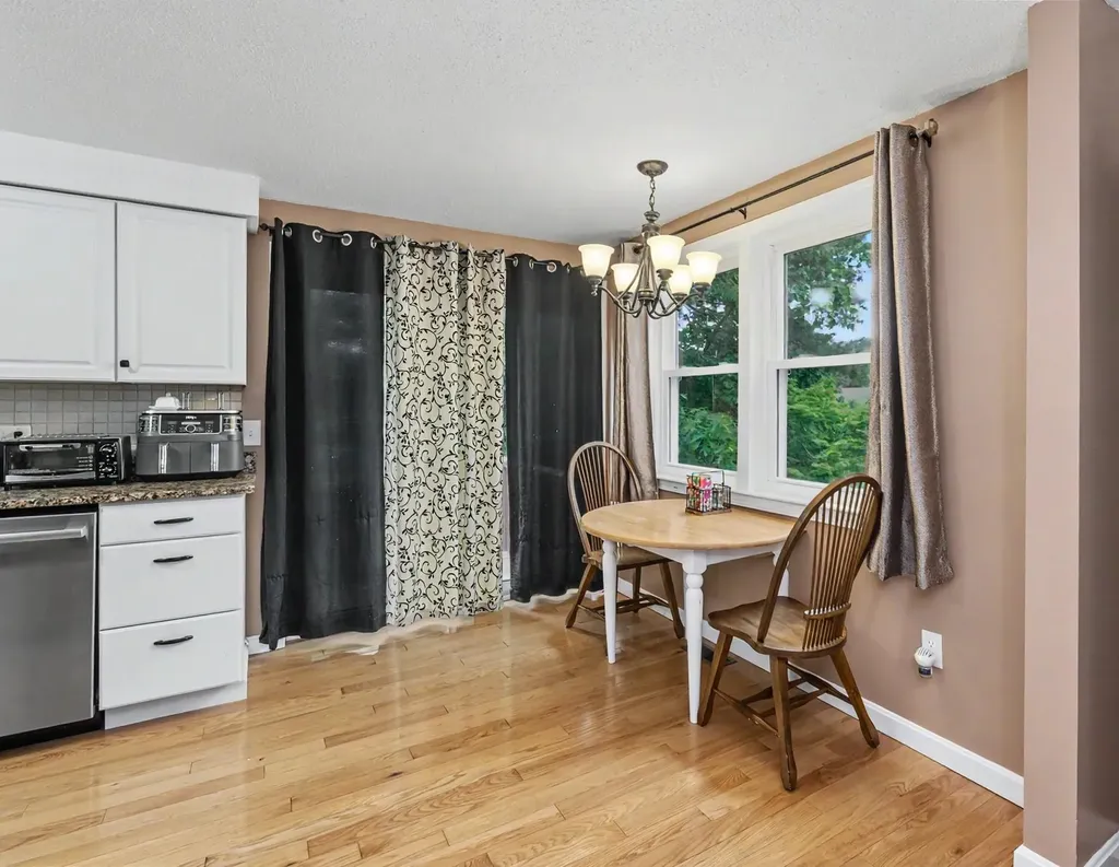 6 Killian Drive Nashua NH 03062-3717