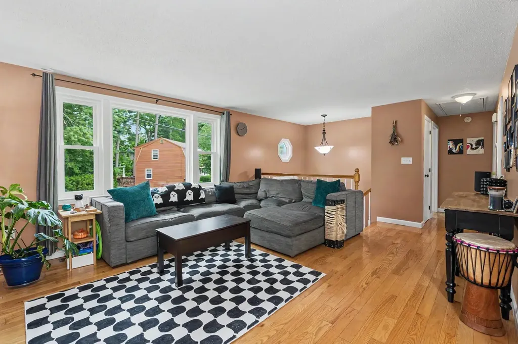 6 Killian Drive Nashua NH 03062-3717