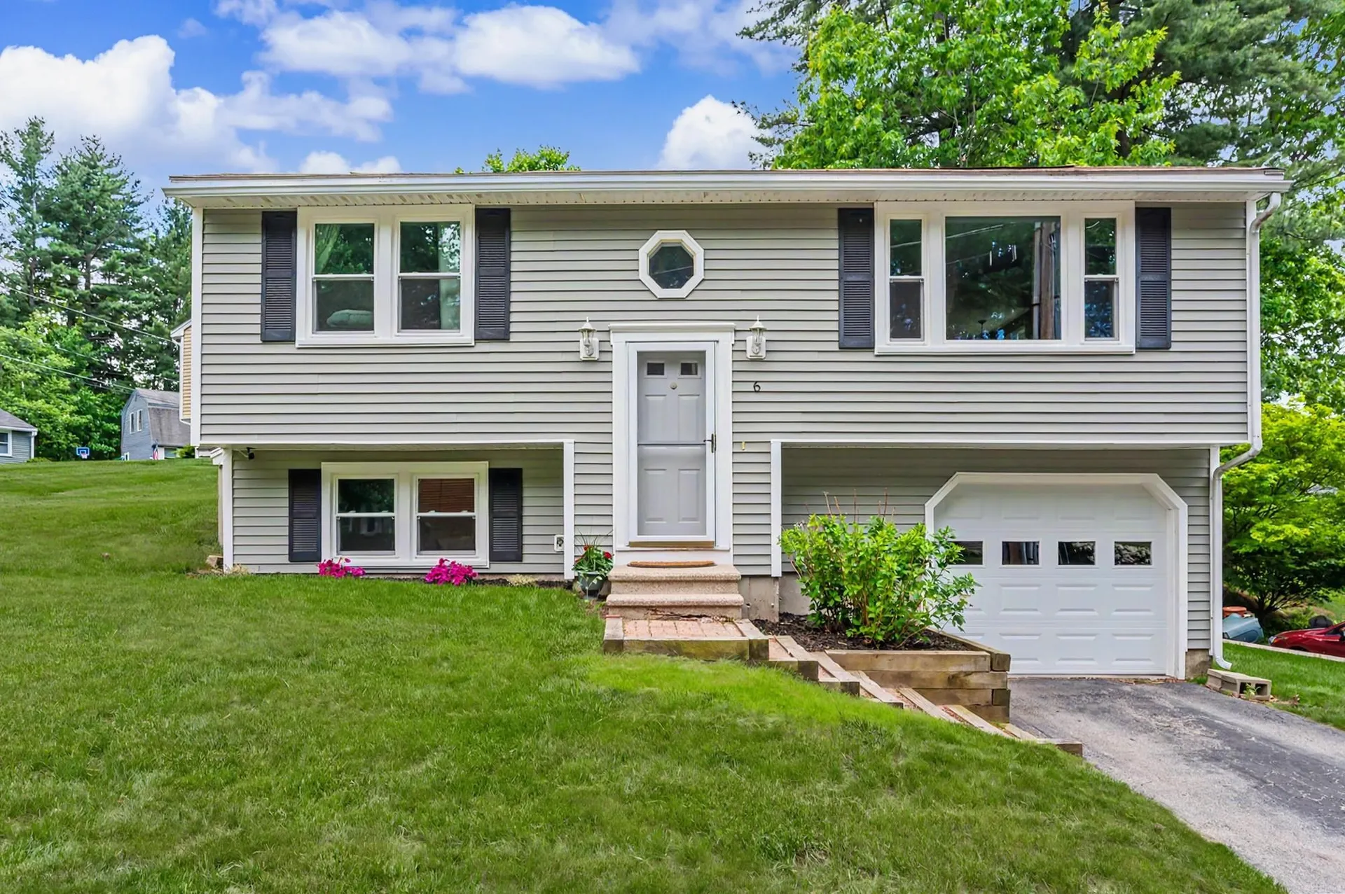 6 Killian Drive Nashua NH 03062-3717