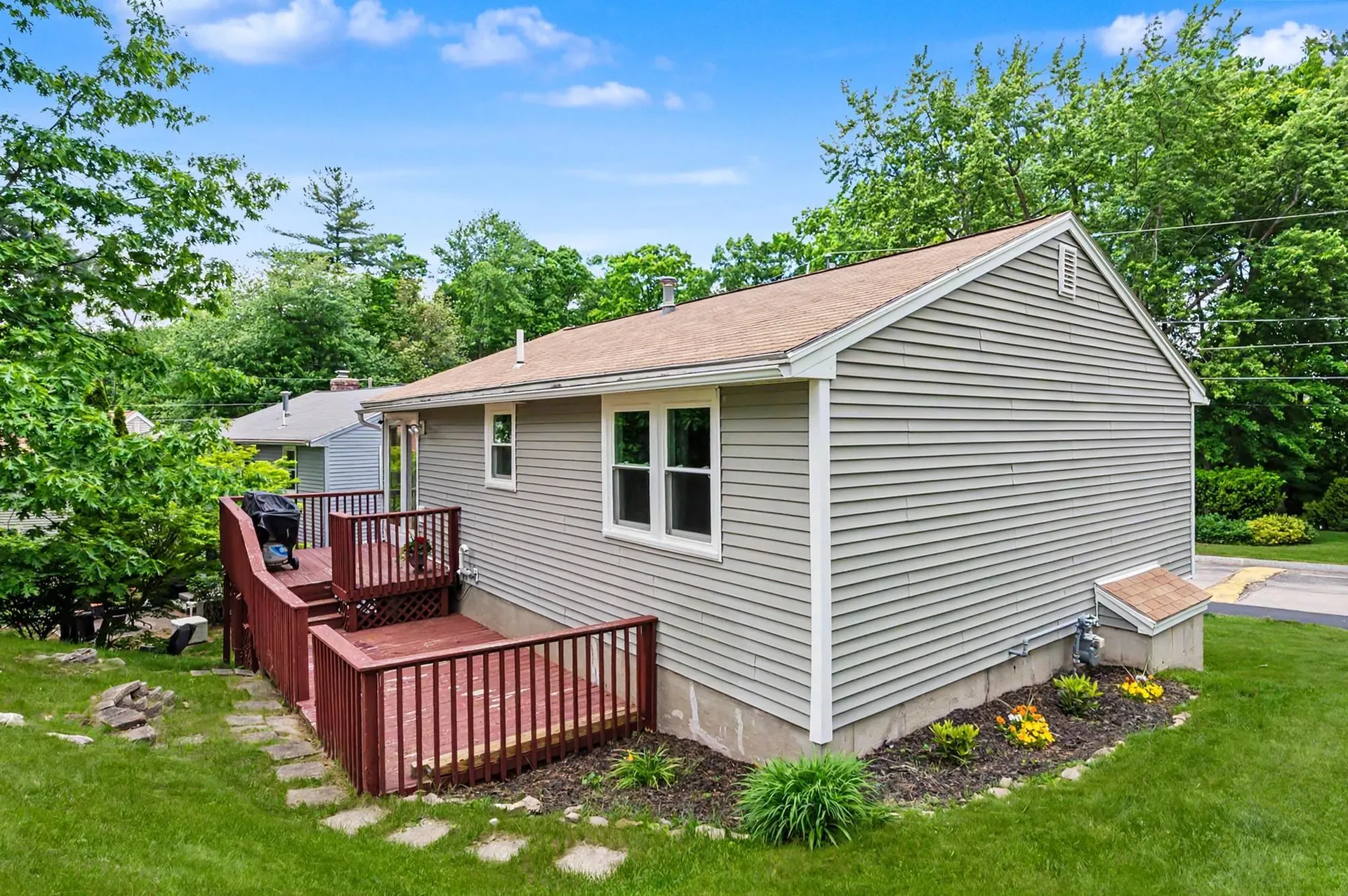 6 Killian Drive Nashua NH 03062-3717
