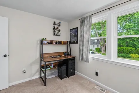 6 Killian Drive Nashua NH 03062-3717