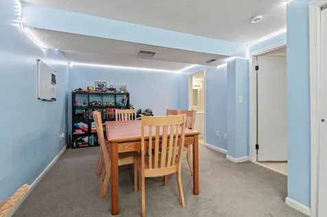 6 Killian Drive Nashua NH 03062-3717