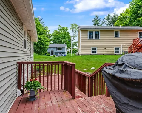 6 Killian Drive Nashua NH 03062-3717