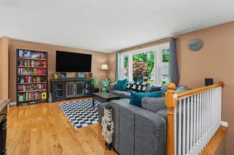 6 Killian Drive Nashua NH 03062-3717