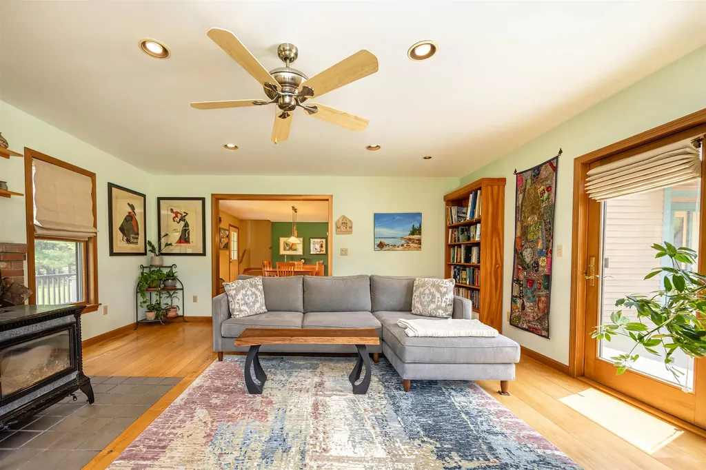 80 Mckinley Drive Barnet VT 05821